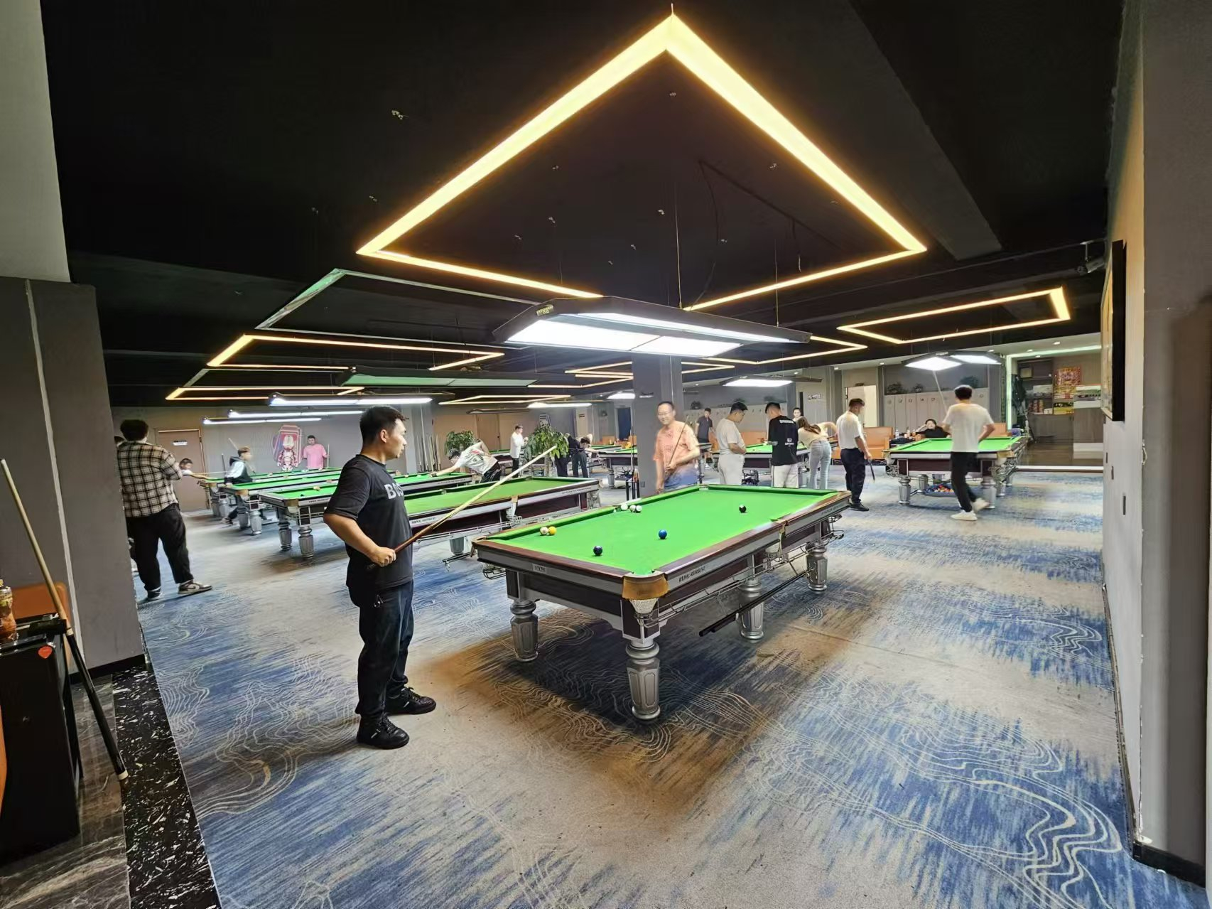 大型乔氏桌球出兑 桌球棋牌室出兑
