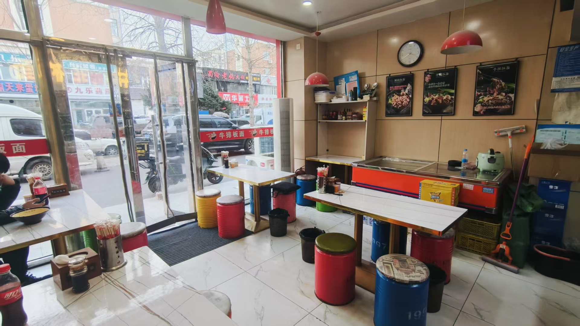 南部新城面馆出兑转让 快餐店出兑转让