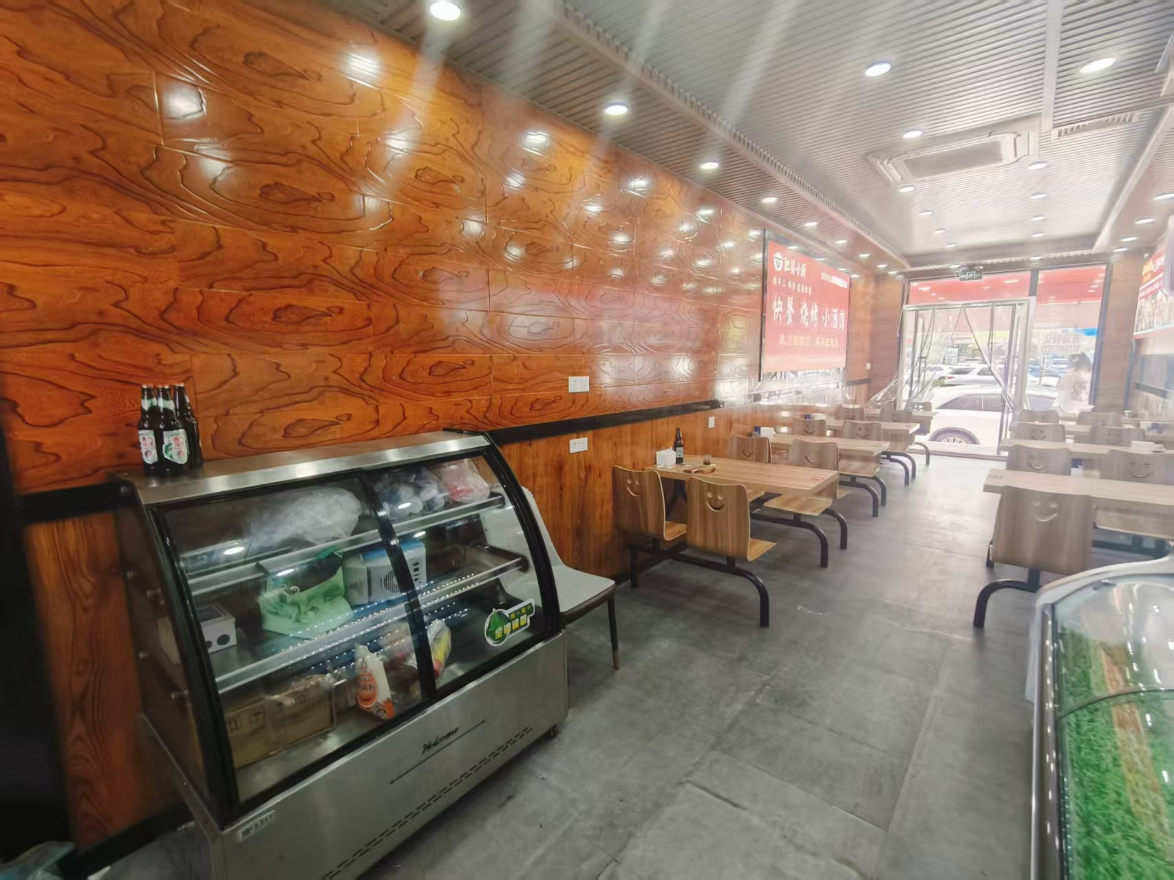合肥路餐饮一条街快餐店出兑 餐饮餐馆出兑