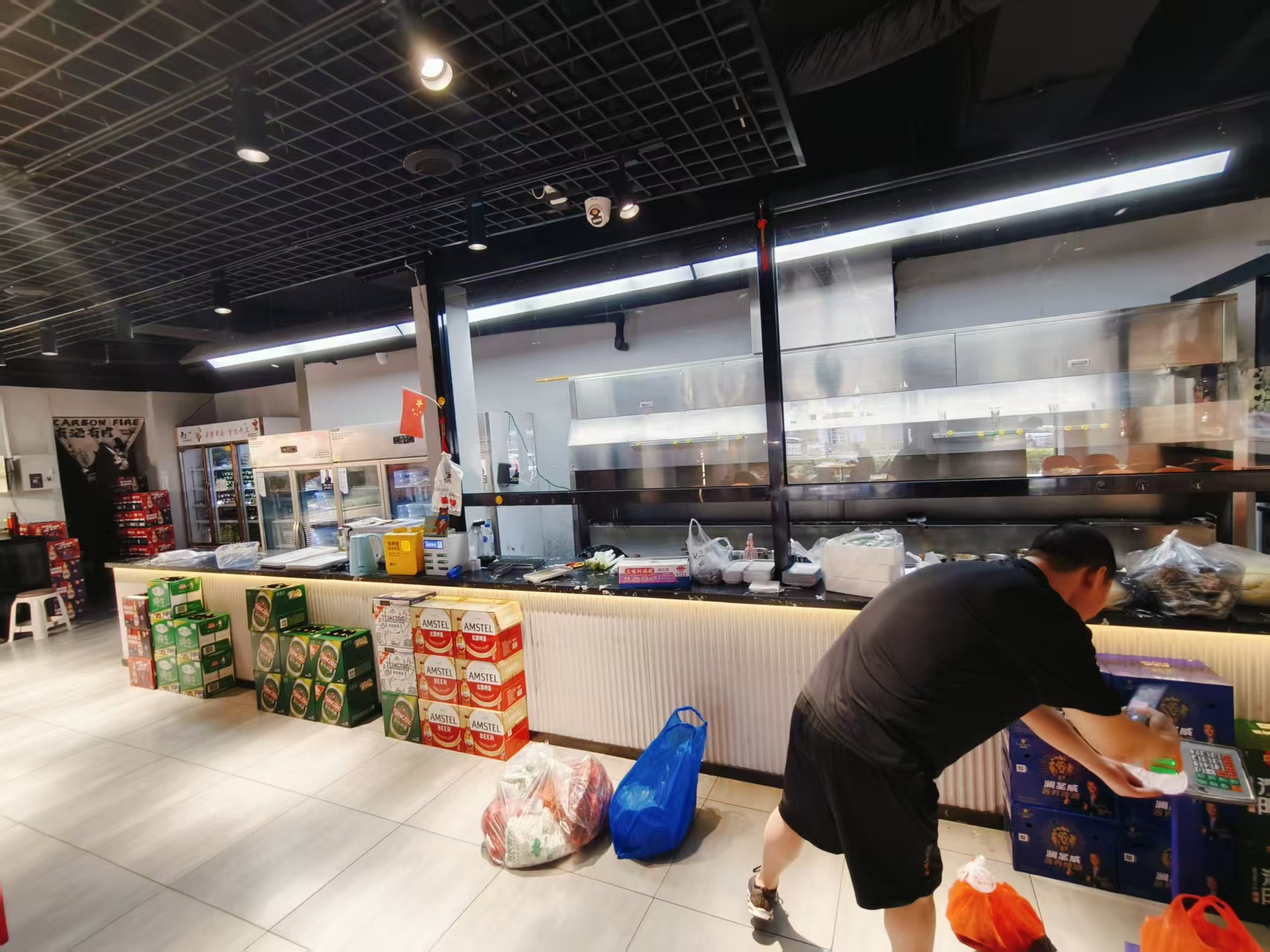 牌匾大落地窗烧烤店出兑转让