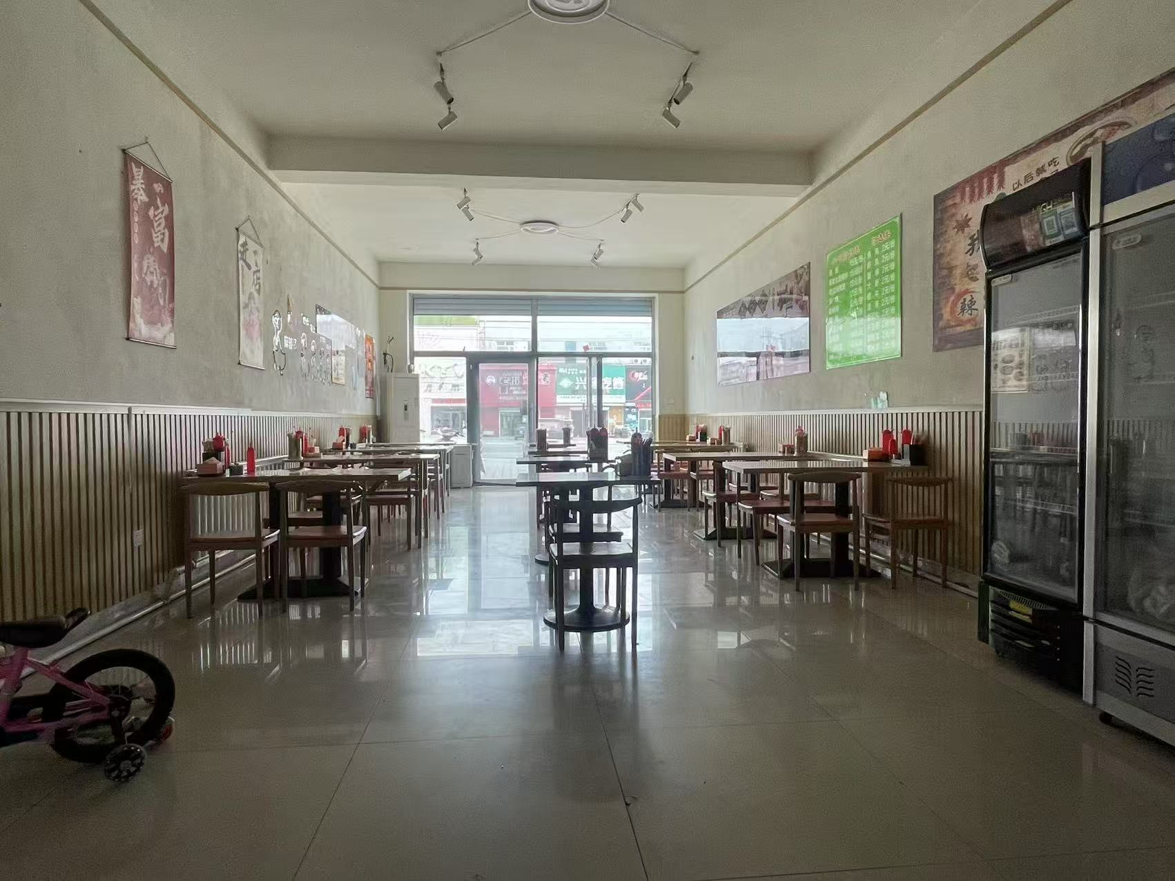 宽城区经营多年麻辣烫，酸辣拌快餐店出兑