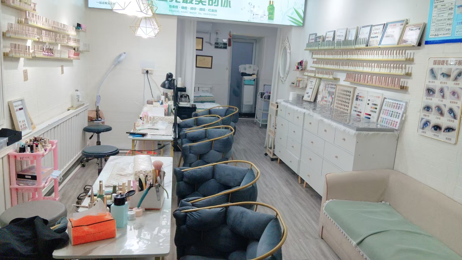 朝阳区美甲美睫店出兑 位置佳全天客源不断