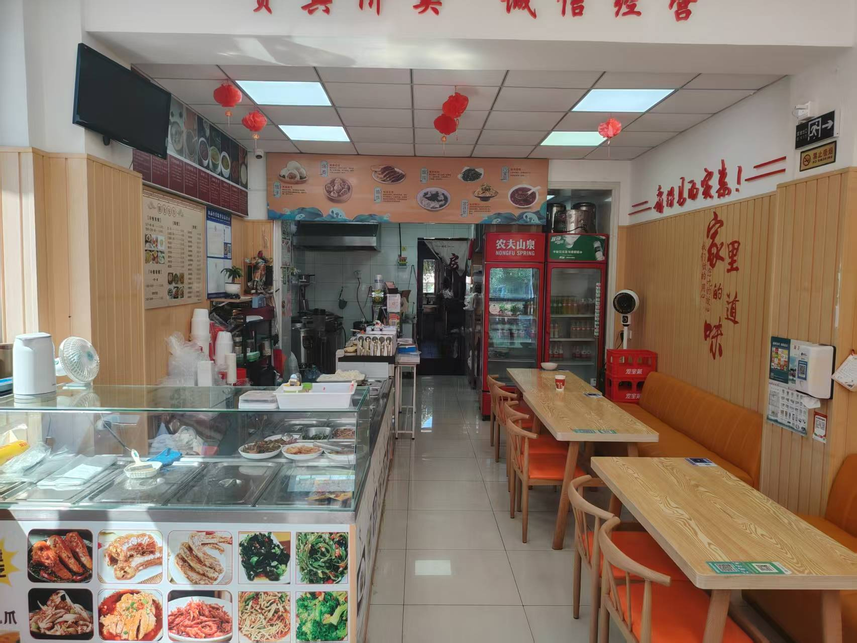 启明花园小区餐厅出兑 客源稳定 位置佳